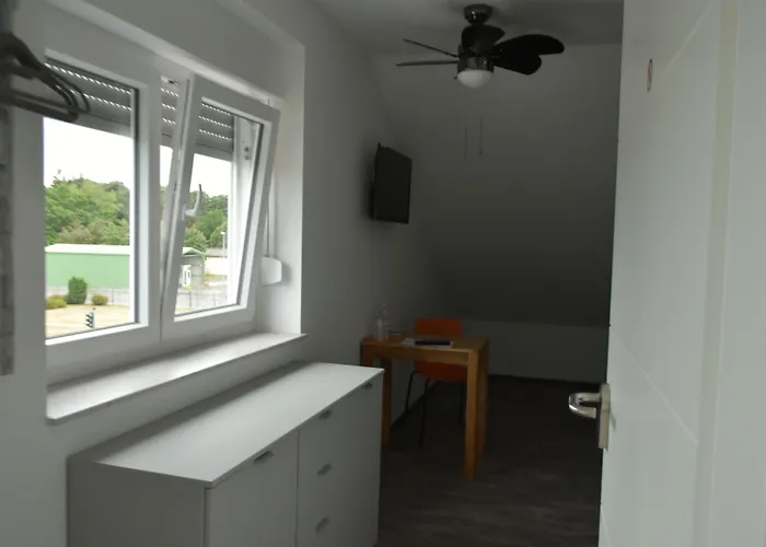 Anja's (adults Only) מוטל